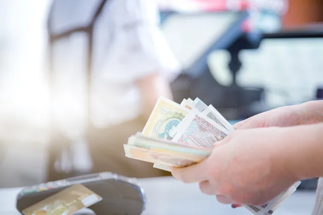 Creșterea euro afectează costurile pentru plățile în valută.