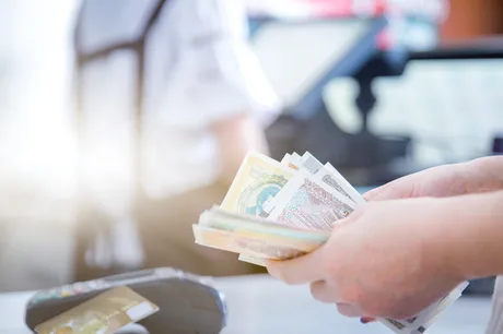 Creșterea euro afectează costurile pentru plățile în valută.