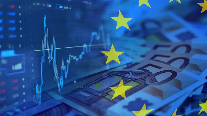 Grafic de acțiuni europene pe fundal de bancnote euro.