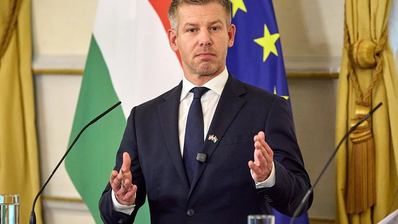 Péter Magyar discută despre politica anti-migrație a Ungariei.