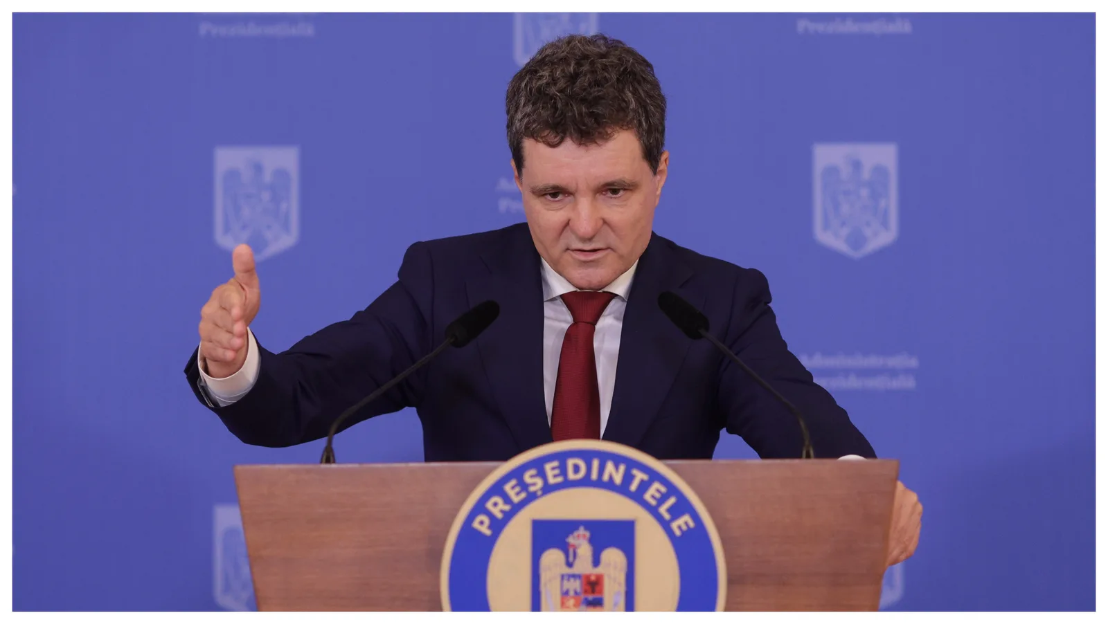 Președintele Nicușor Dan discutând despre abrogarea incompatibilităților consilierilor locali.