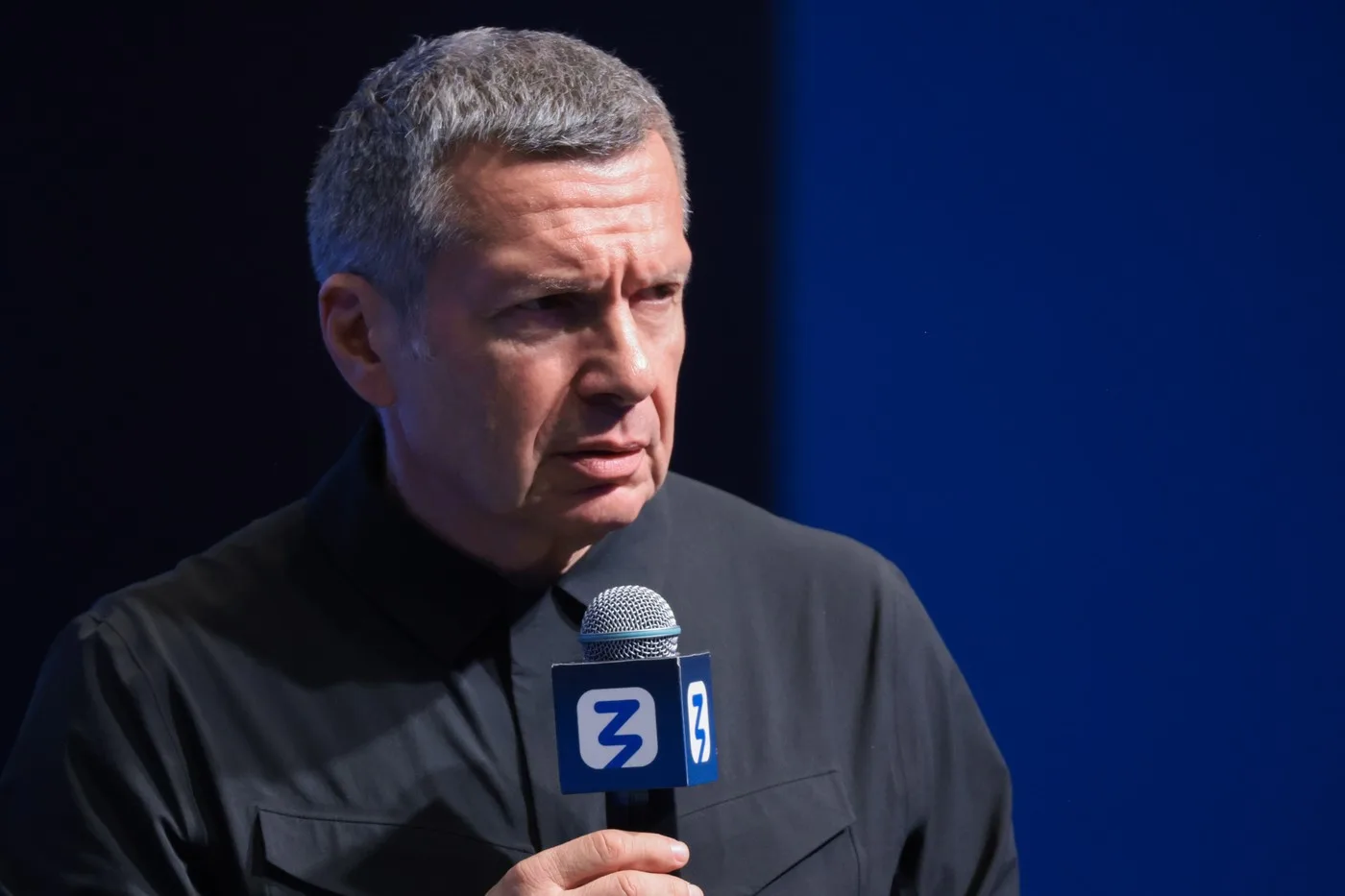 Vladimir Soloviov amenință Germania cu un deșert radioactiv în retorica sa.