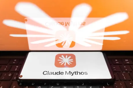 Modelul AI Mythos 5 disponibil pentru organizații din SUA, relaxare a restricțiilor.