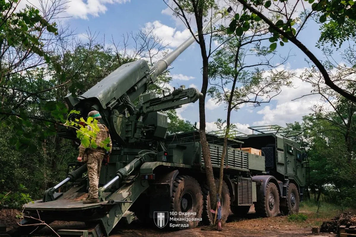 Forțele ucrainene atacă infrastructura militară rusă în Crimeea și Donețk.