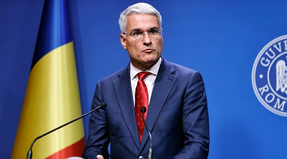 Dragoș Pîslaru discută despre PNRR și fonduri europene în cadrul unei conferințe.