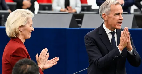 Lideri europeni discutând despre sprijinul financiar pentru Ucraina.