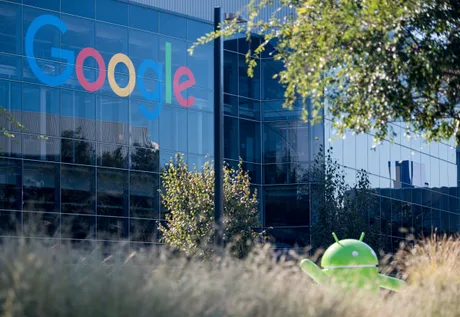 Angajați Google protestează împotriva colaborării cu agențiile guvernamentale.