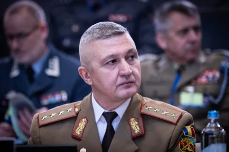 Generalul Gheorghiță Vlad discută despre parteneriatele NATO pentru rachete moderne.