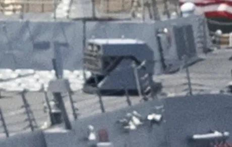 Sistemul Coyote instalat pe un distrugător al marinei SUA.