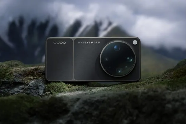 Telefon OPPO Find X9 Ultra cu design elegant și cameră performantă