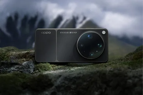 Telefon OPPO Find X9 Ultra cu design elegant și cameră performantă