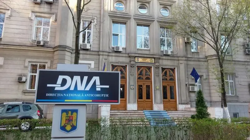 Sediul Direcției Naționale Anticorupție din România, clădire impunătoare.