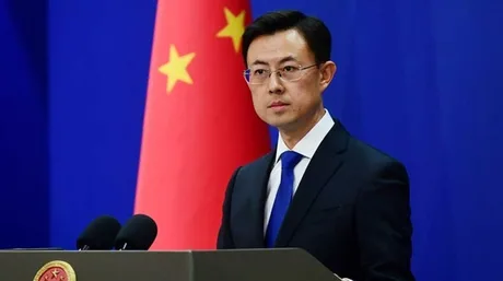Purtătorul de cuvânt al Ministerului chinez de Externe în timpul unei conferințe de presă.