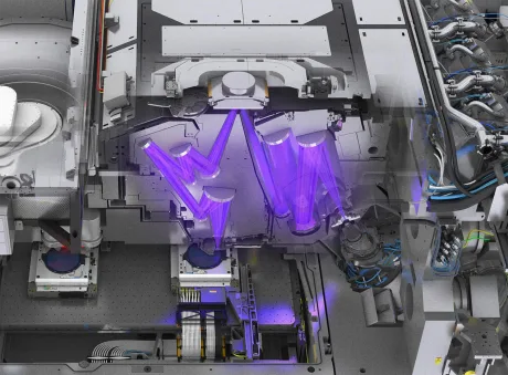 Echipament avansat de litografie EUV pentru semiconductori.