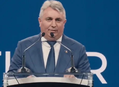 Lucian Bode discută despre situația politică actuală din România.