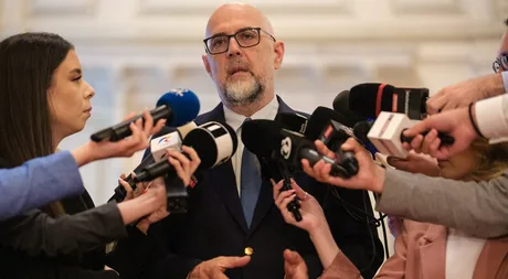 Lider UDMR discutând despre influența partidului în negocierile guvernamentale.