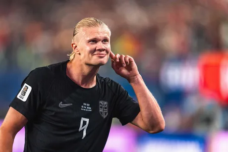 Erling Haaland sărbătorește după un gol marcat în meciul cu Senegal.