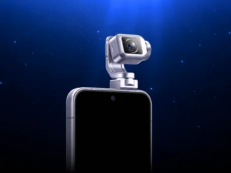 Smartphone inovator cu cameră pe braț robotic pentru filmare avansată.