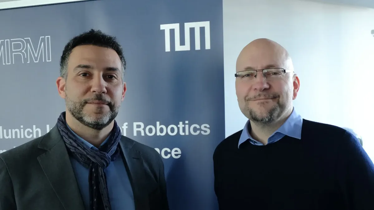 Profesorii Lorenzo Masia și Achim Lilienthal de la TUM