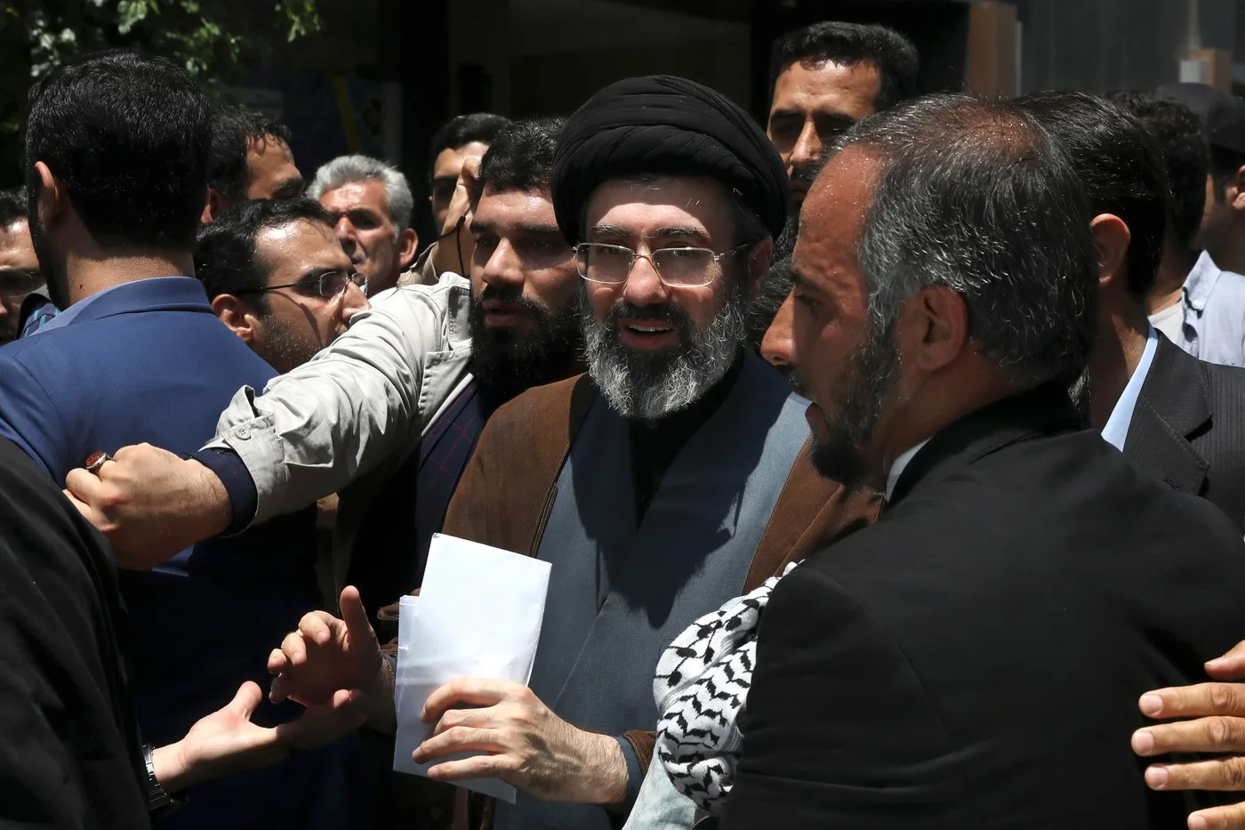 Discuții intense între oficiali iranieni și susținători ai planului de pace.