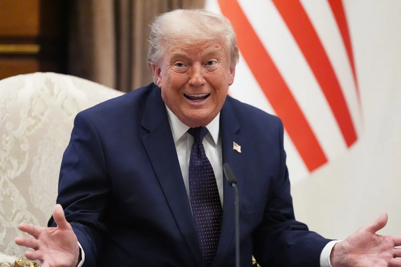 Donald Trump discutând despre tensiunile internaționale și negocierile cu Iranul.