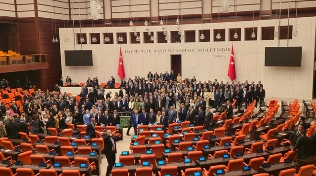 Parlamentul Turciei adoptă o lege pentru reintegrarea combatanților PKK.