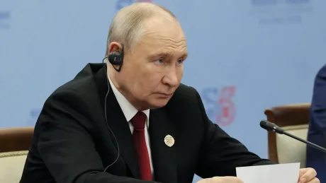 Vladimir Putin discutând despre controlul asupra Ucrainei în context istoric.