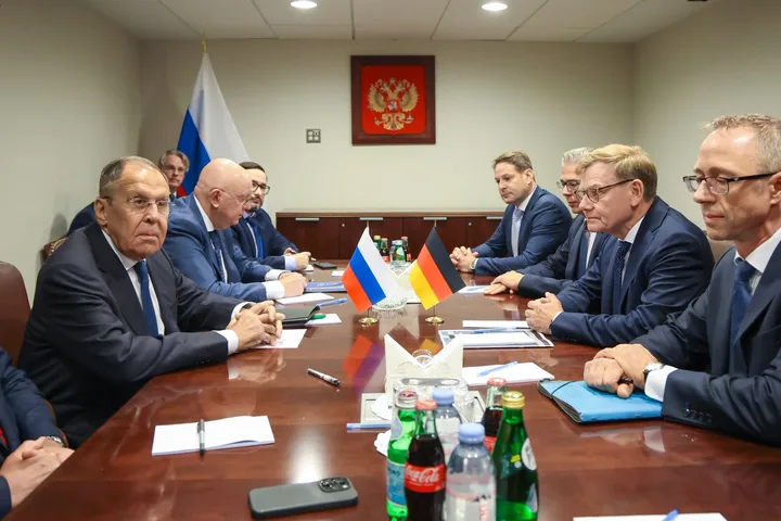 Întâlnire diplomatică între oficialii ruși și germani la ONU.