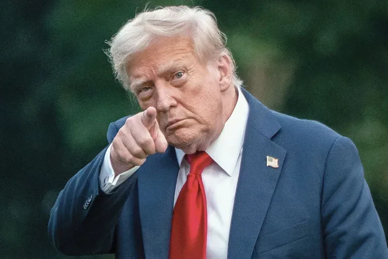 Donald Trump discutând cu lideri NATO, tensiuni transatlantice.