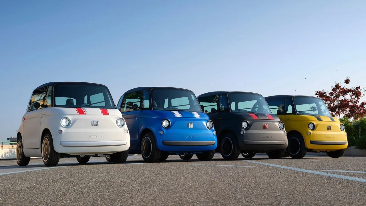 Fiat Topolino, un vehicul electric mic, ideal pentru orașe aglomerate.