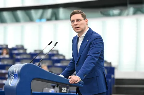 Victor Negrescu vorbește în Parlamentul European despre securitate.
