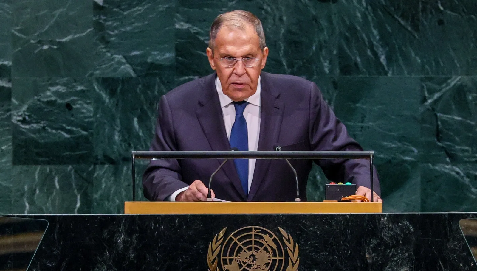 Serghei Lavrov susține un discurs la ONU despre negocierile de pace și tensiunile din Europa.