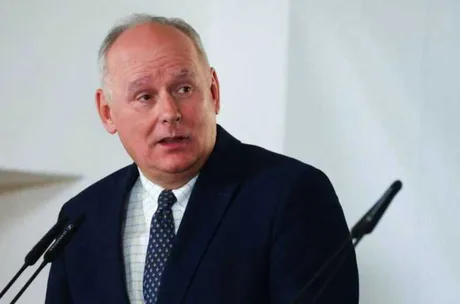 Pawel Zalewski discutând despre fondurile SAFE pentru apărarea Poloniei.