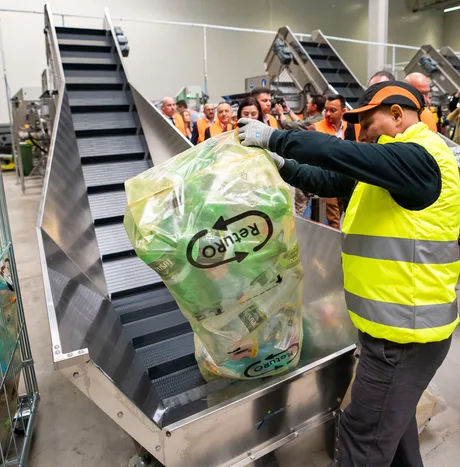 Colectare eficientă a ambalajelor pentru reciclare în România.