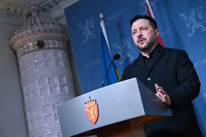 Zelenski vorbește despre sprijinul Rusiei pentru Iran într-o conferință de presă.