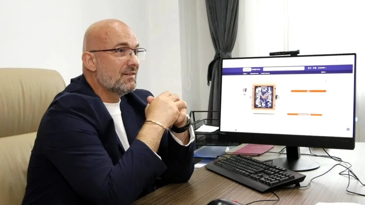 Reprezentant ANAF discutând despre vânzările de bunuri CFR Marfă pe platforma online.