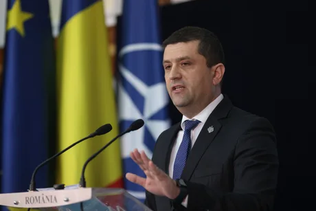 Radu Miruță discută despre oprirea capacităților energetice la CE Oltenia.