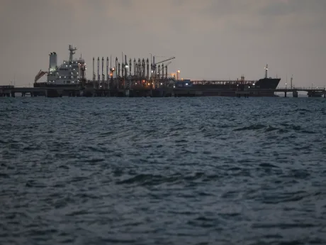 Port maritim cu infrastructură pentru exportul de țiței în Venezuela.