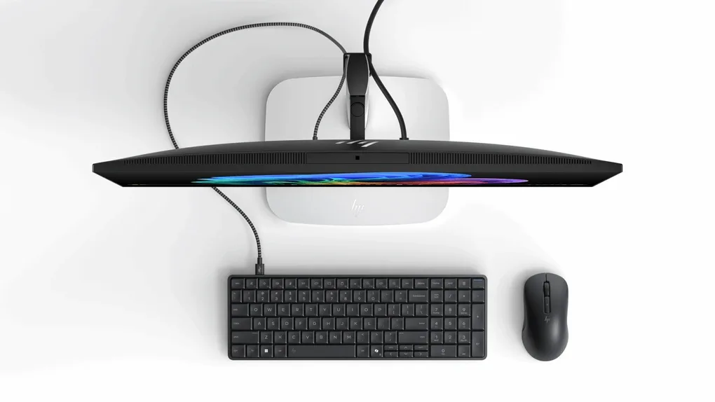 PC-ul integrat în tastatură oferă mobilitate și performanțe ridicate.