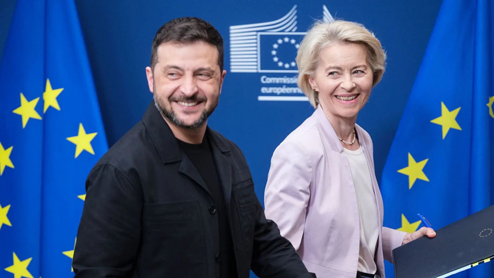 Zelenski și oficiali europeni discutând despre sprijinul financiar pentru Ucraina.