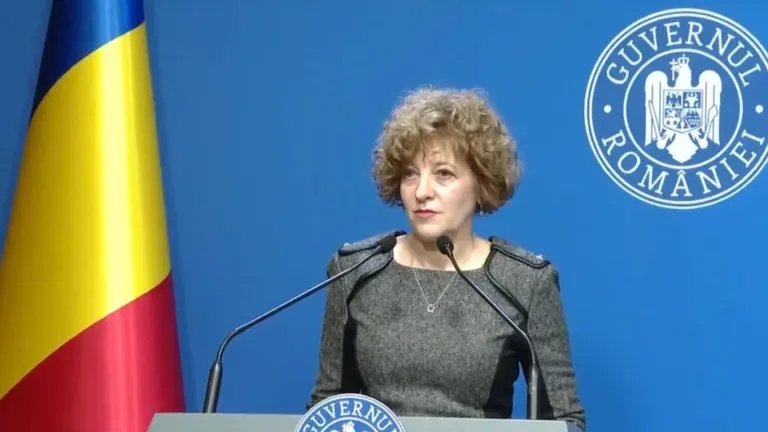 Oana Gheorghiu discutând despre securitatea cibernetică în instituții publice.