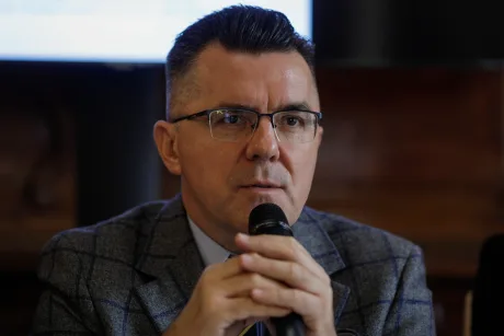 Dan Dungaciu discutând despre tensiunea socială din România.