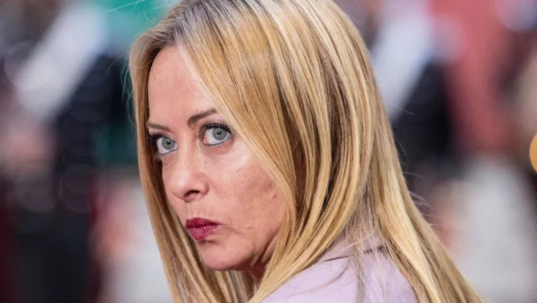 Giorgia Meloni discută despre negocierile pentru Ucraina în Parlamentul European.