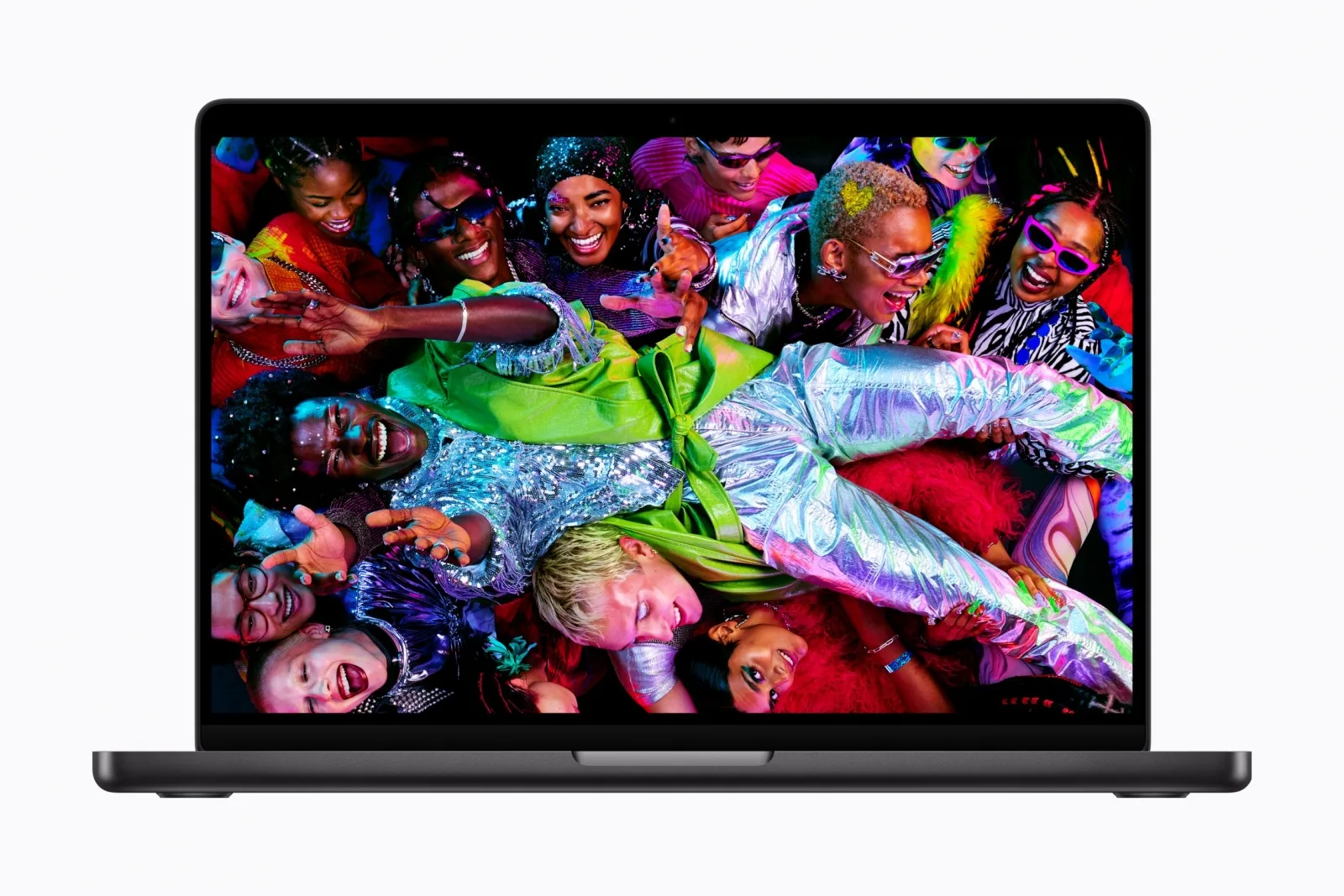 Laptopul MacBook Pro cu un ecran vibrant și culori intense, ideal pentru creatori.