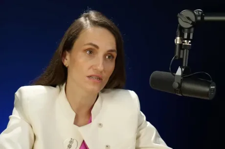 Oana Țoiu discută despre soluții diplomatice pentru redeschiderea strâmtorii Ormuz.