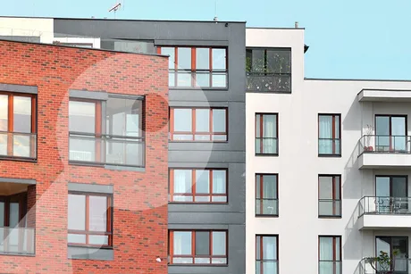Clădiri moderne din București, evidențiind piața imobiliară activă.