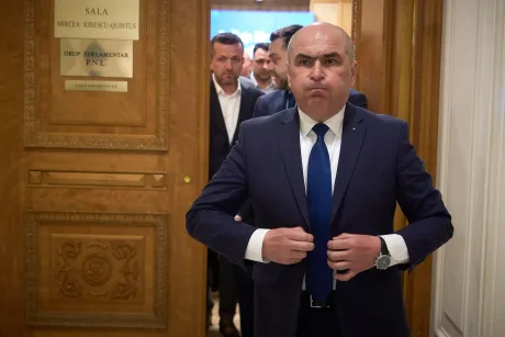 Rareș Bogdan critică conducerea PNL și riscurile economice asociate.
