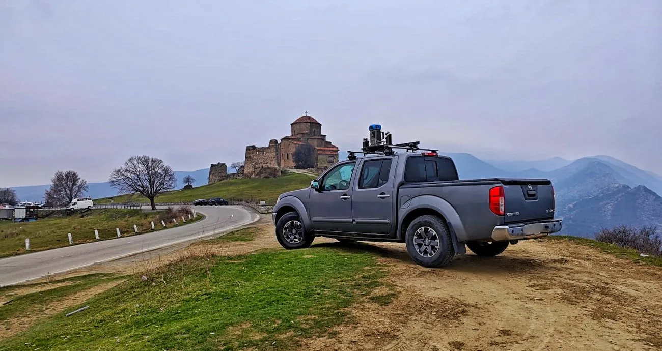 Vehicul Google Street View lângă un sit istoric din Georgia.