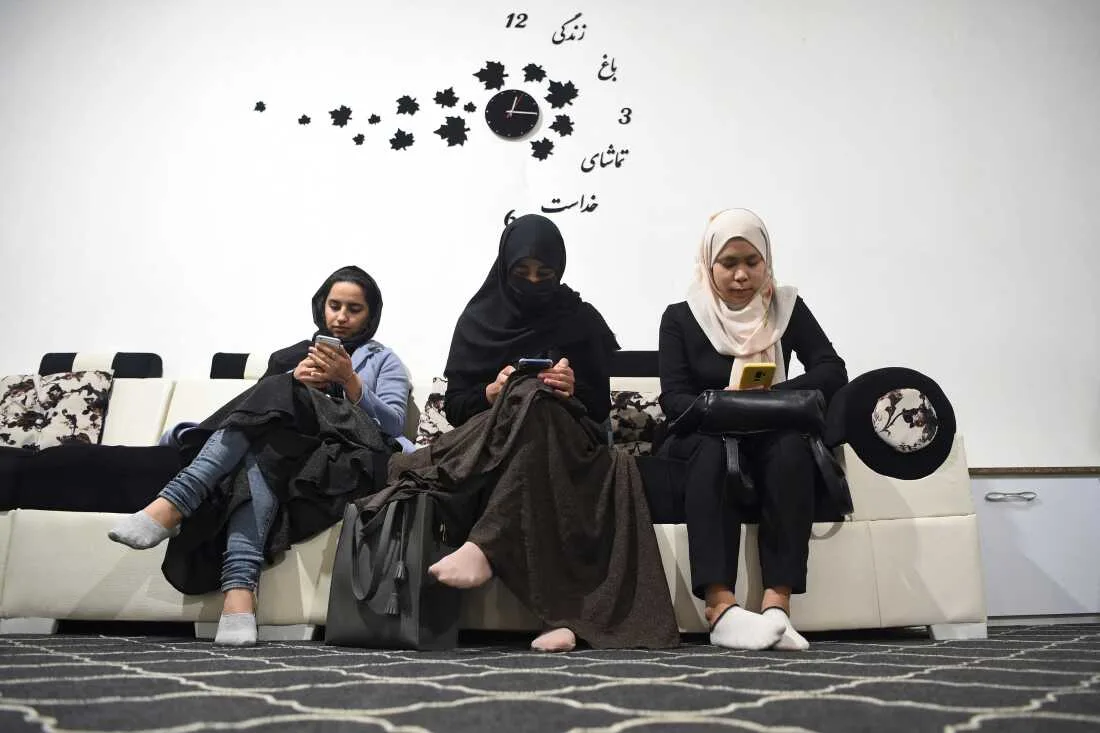 impact sanatate, afganistan, talibani - copertă