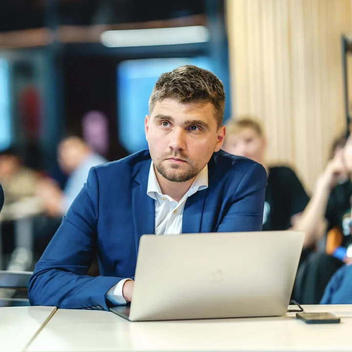 Eduard Mititelu, propus ministru pentru transformare digitală, la o întâlnire de lucru.